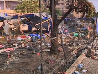 Скачать видео: El día después en El Cairo dejar entrever escenarios de guerra donde estaban las acampadas islamistas