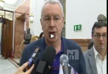 Cayo Lara reitera que no entrará "en la chapuza de pacto que está preparando el bipartidismo"