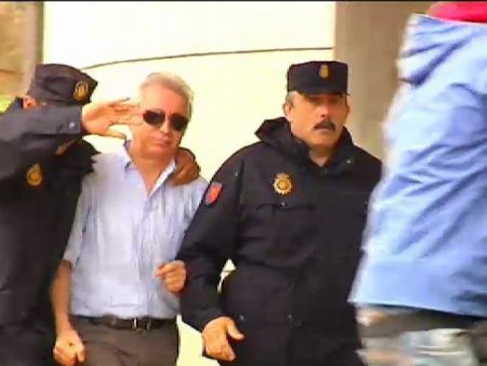 El interventor del Alvia siniestrado abandona los juzgados visiblemente afectado