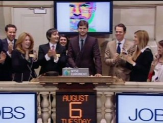 Ashton Kutcher visita Wall Street para promocionar su próxima película