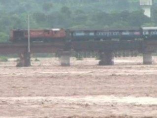 La fuerza aérea india rescata a 30 personas atrapadas por inundaciones