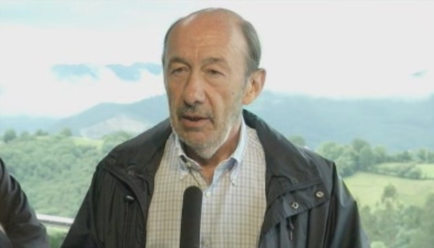 Rubalcaba dice que el consejo de la UE de bajar los salarios en España es veneno