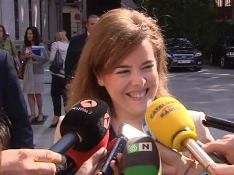 Sáenz de Santamaría dice la mejor prueba de que el Gobierno no negocia con Bárcenas es que está en la cárcel