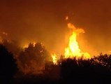 Continúa activo el incendio en la localidad toledana de Almorox