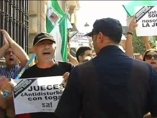 Cañamero, aclamado en su llegada al TSJA