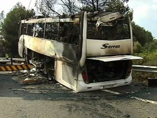 Autobús calcinado el Lérida