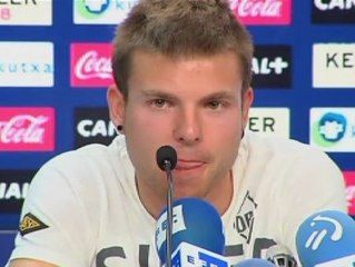 Illarra dice &#039;agur&#039; a la Real entre lágrimas