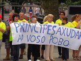 Las bocinas de los preferentistas reciben a la comitiva de los Príncipes de Asturias en Marín