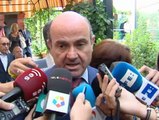 De Guindos dice que España mantiene su estabilidad política