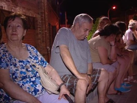 Las llamas obligan a desalojar de sus casas a 2.000 vecinos de Valdemorillo (Madrid)