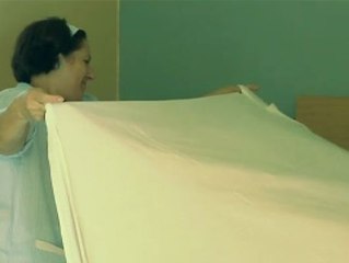 En Benidorm se preparan para los veraneantes que llegan y los que se van.