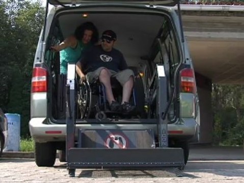 Campaña de seguridad vial con víctimas de accidentes de tráfico