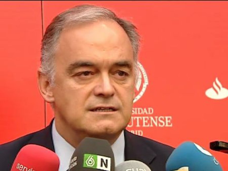 Pons cree que Rajoy no debe servir de eco de la estrategia de Bárcenas