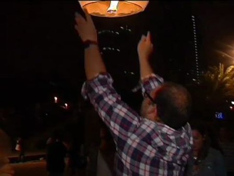 Miles de catalanes celebran Sant Joan