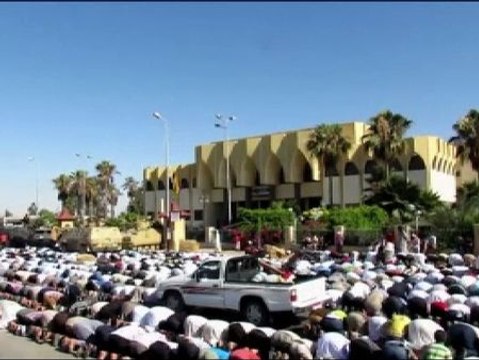 Cientos de partidarios de Morsi son tiroteados