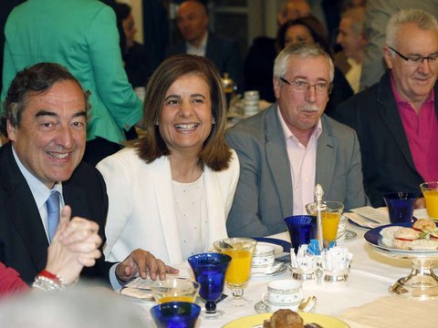 Fátima Báñez se encara con el banco de España y le pide que se ocupe de que fluya el crédito para las empresas
