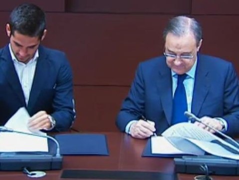 El Real Madrid presenta a Isco