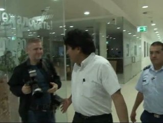 Ecuador tacha de "tamaña ofensa" la retención de Morales en Viena