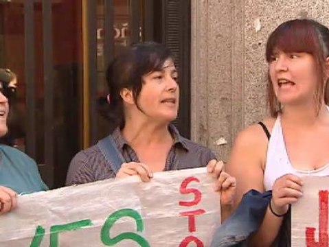 La PAH apoya a una mujer maltratada al borde del desahucio