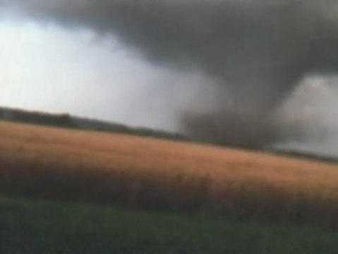 Un potente tornado causa importantes daños materiales en Kentucky