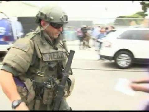 Un joven causa el pánico en Santa Mónica y mata a tiros a cinco personas