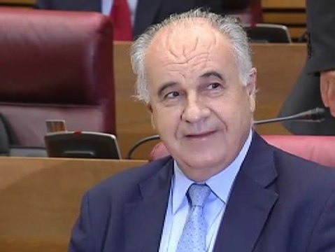 Blasco hace caso omiso a Fabra y se mantiene en su escaño