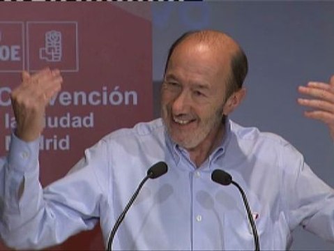 Rubalcaba: Sobre la maternidad deben decidir las mujeres ni los curas, ni los médicos, ni los jueces