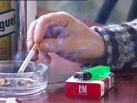 Madrid sigue intentando que se permita fumar en Eurovegas y Rajoy no lo descarta