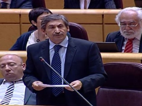 Senador de CiU acusa a Wert de querer dar un golpe de Estado a la inmersión lingüística en Cataluña