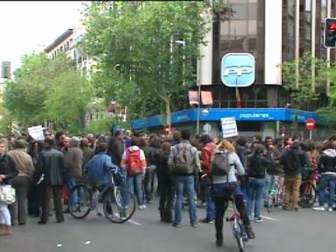 'Escrache feminista' contra la posible reforma de la ley del aborto en Génova