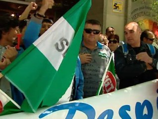 Los trabajadores de Roca se concentran en la Audiencia Nacional