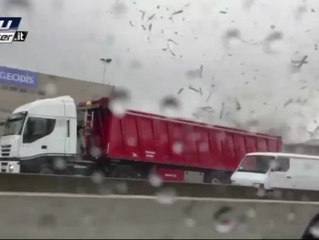 Un tornado de poca duración sorprende a su paso por Italia