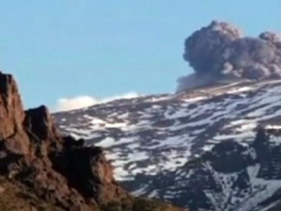 El volcán Copahue despierta