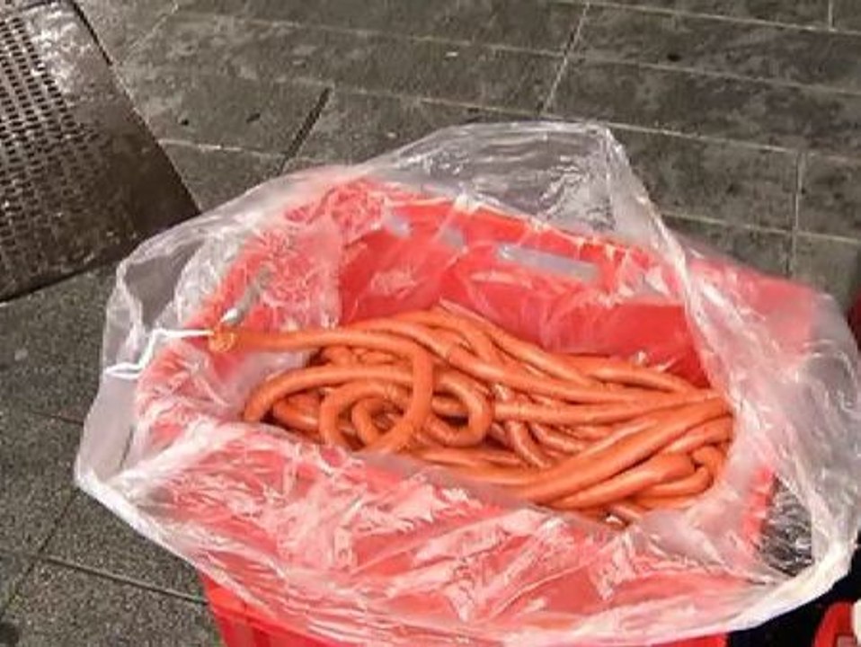 Chorizos para protestar contra Caja Navarra