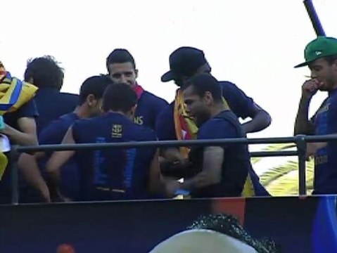 Fiesta blaugrana por todo lo alto en las calles de Barcelona