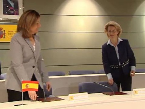 Fátima Báñez firma un acuerdo con la ministra de Empleo alemana