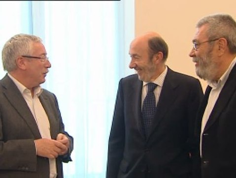 Rubalcaba se reune con los líderes de UGT y CCOO