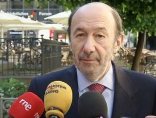 Las palabras de Aznar producen "espanto" a Rubalcaba