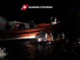 Rescate de un centenar de inmigrantes en alta mar