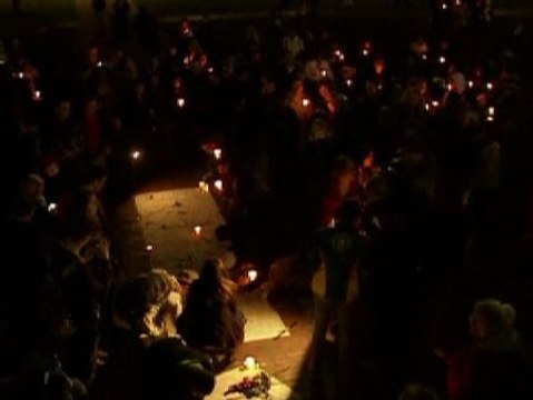 Cientos de personas se concentran para recordar a las víctimas de Boston