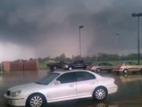 Imágenes grabadas por un videoaficionado del terrible tornado en Oklahoma