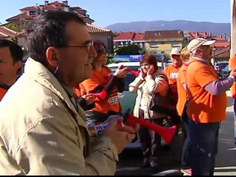 Altercado entre los afectados por las preferentes y la Policía de Nigrán