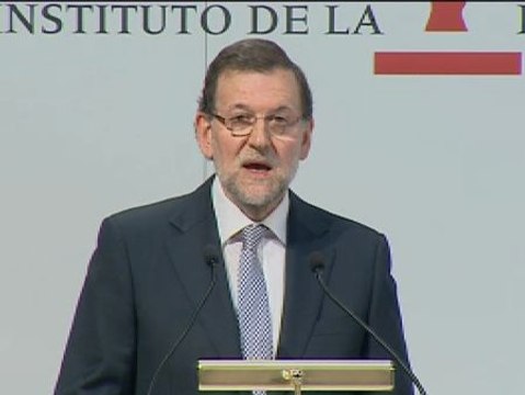 Rajoy: Estamos en el umbral para invertir la situación