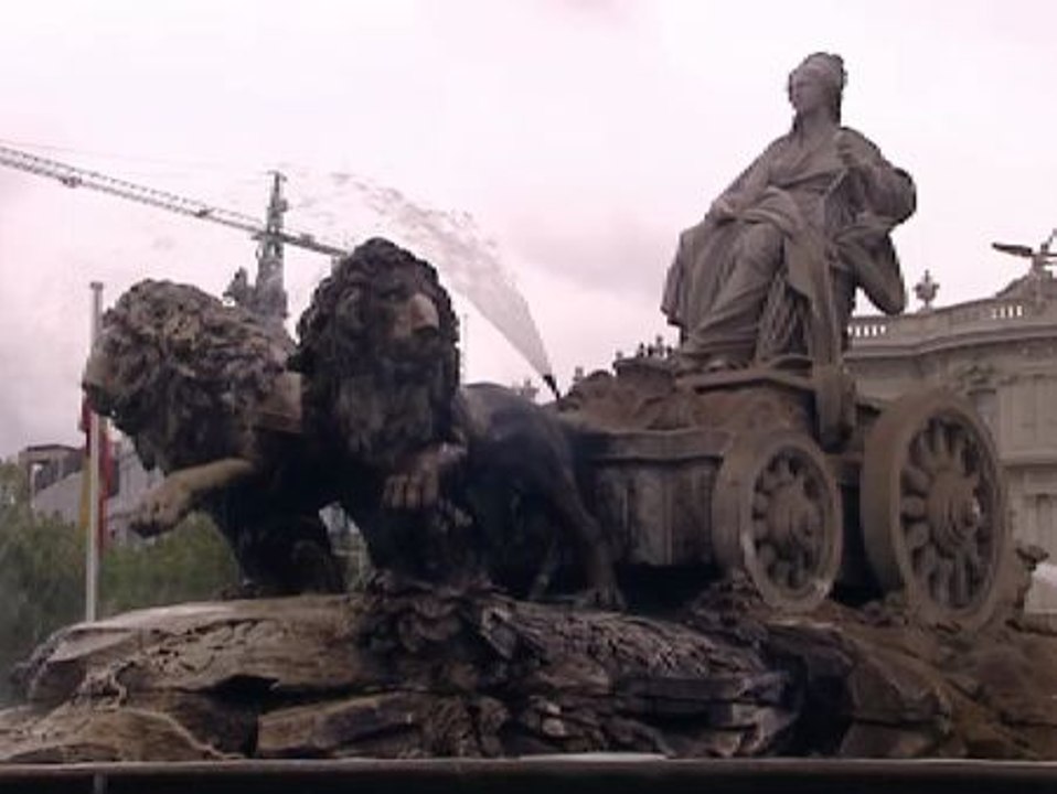El Samur atiende un parto en la Plaza de Cibeles