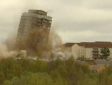 Demolición controlada de un edificio en Glasgow