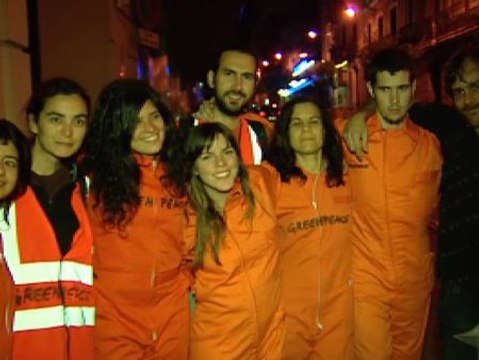 Los activistas de Greenpeace que se encaramaron al Congreso, en libertad con cargos