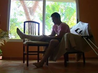 Retiran una prótesis a un joven valenciano por no poder pagarla