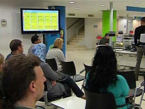 El paro bajó en 46.050 personas en abril