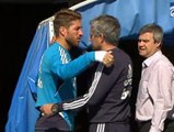 Significativo abrazo entre Ramos y Mourinho en la vuelta a la rutina del Real Madrid