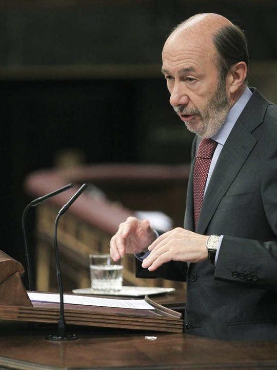 Rubalcaba: "Me preocupa que diga que el país está muy bien, que los ciudadanos lo comprenden e incluso le den las gracias"
